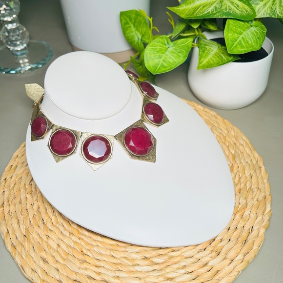 LUCKY BRAND Red Jade Stone Hammered Brass Pennant Collar Bib Necklace - Picture 7 of 12